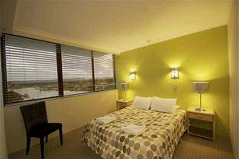 Capricorn One Beachside Holiday Apartments - Official Χρυσή Ακτή Εξωτερικό φωτογραφία