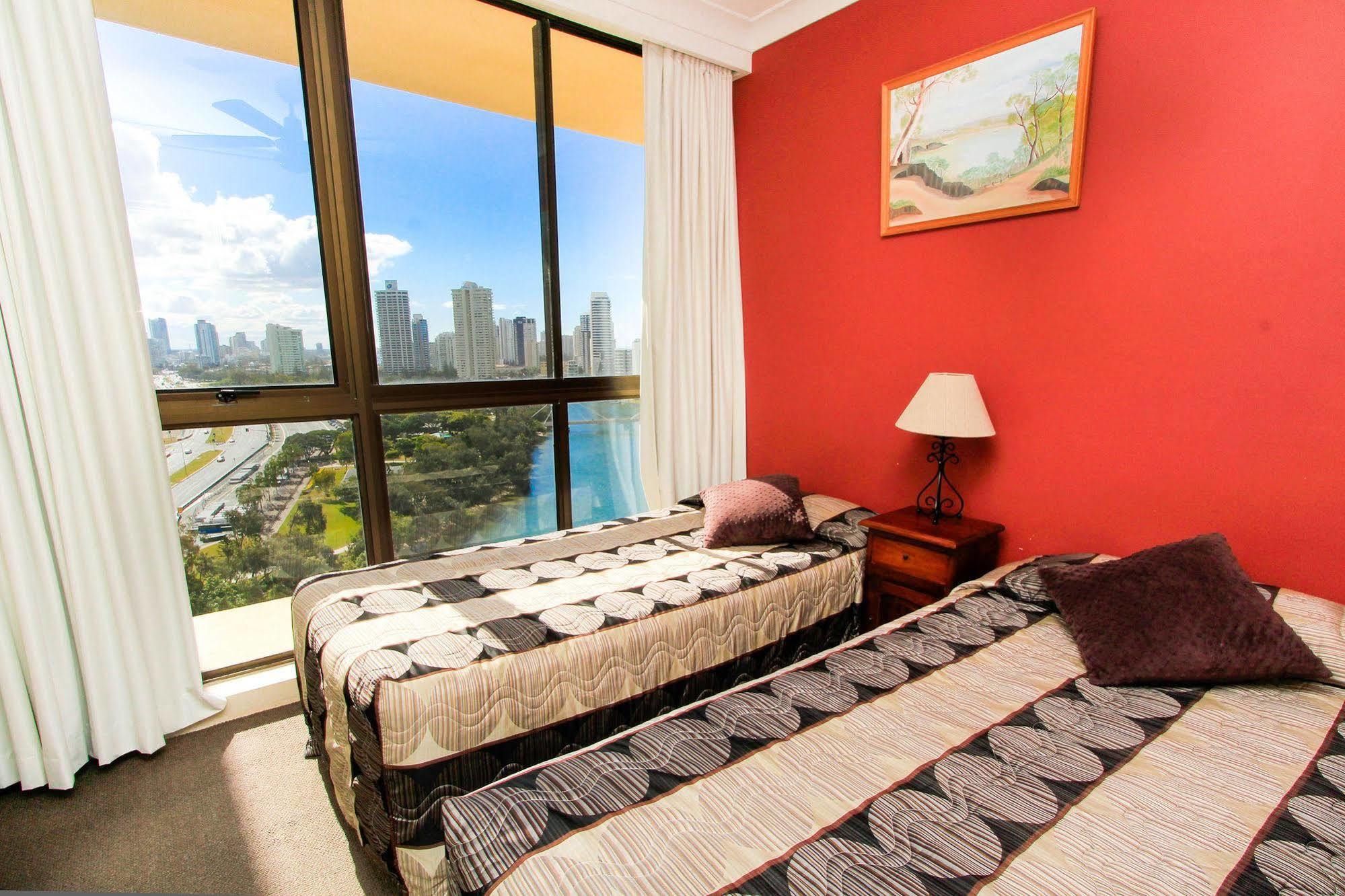 Capricorn One Beachside Holiday Apartments - Official Χρυσή Ακτή Εξωτερικό φωτογραφία