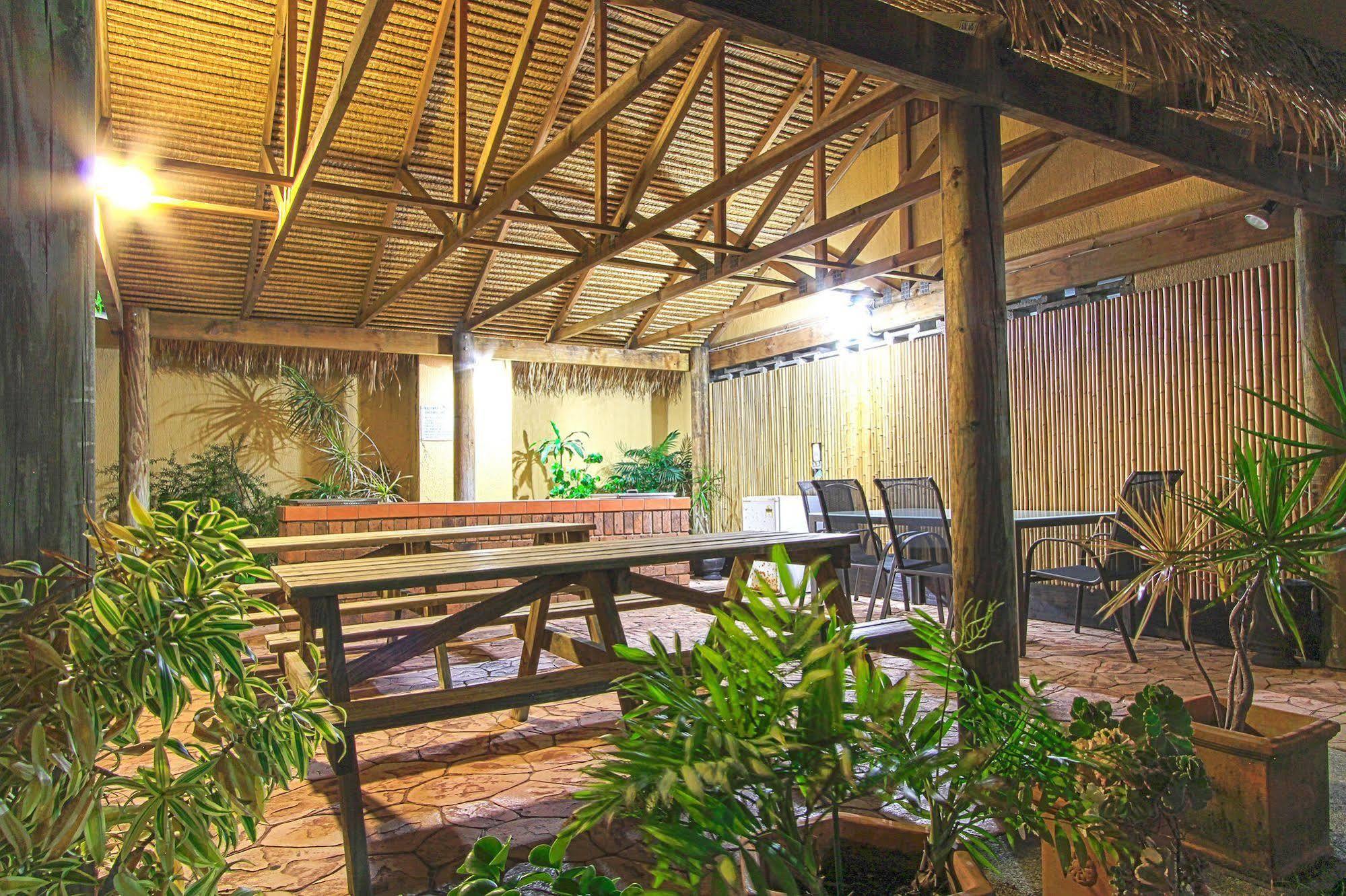 Capricorn One Beachside Holiday Apartments - Official Χρυσή Ακτή Εξωτερικό φωτογραφία