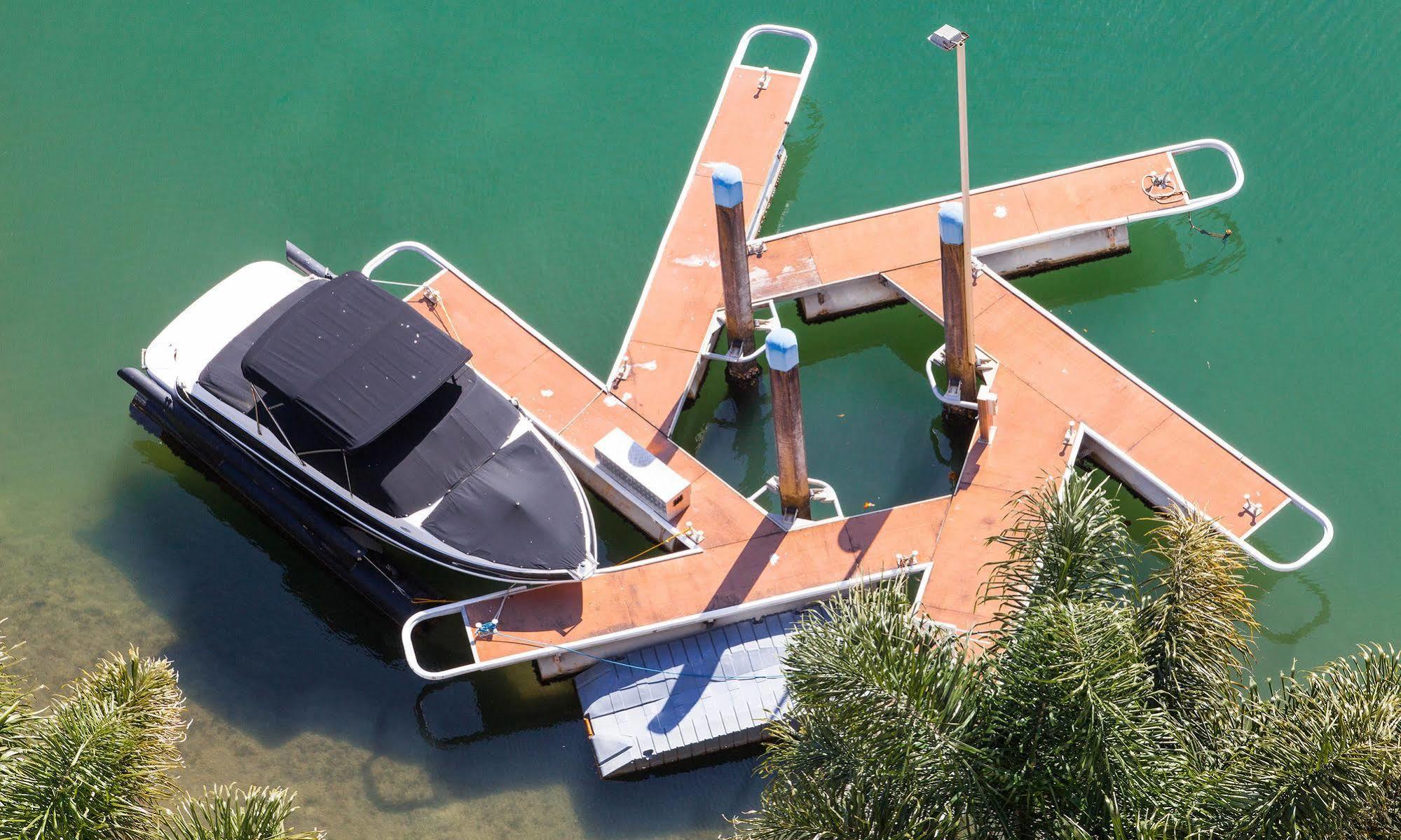 Capricorn One Beachside Holiday Apartments - Official Χρυσή Ακτή Εξωτερικό φωτογραφία